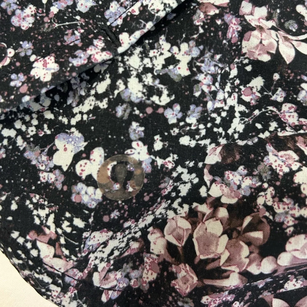 Lululemon Speed Up Shorts "Floral Spritz Multi" print - Picture 3 of 6